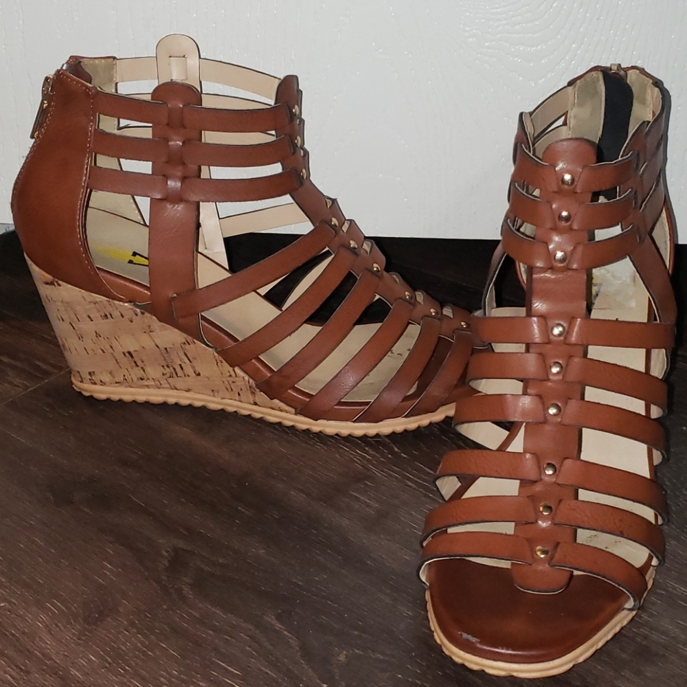 Gladiator wedge